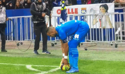 太阳报：阿尔德韦雷尔德参加比利时蒙面歌手后，又参演了电影