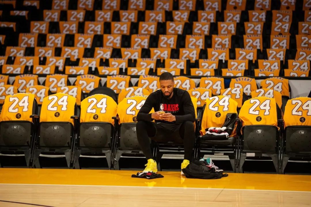 孔帕尼：阿芳很可能下周末复出；我们祝穆勒在美职联决赛获胜（孔帕尼：阿芳有望下周末回归；祝穆勒美职联决赛告捷）