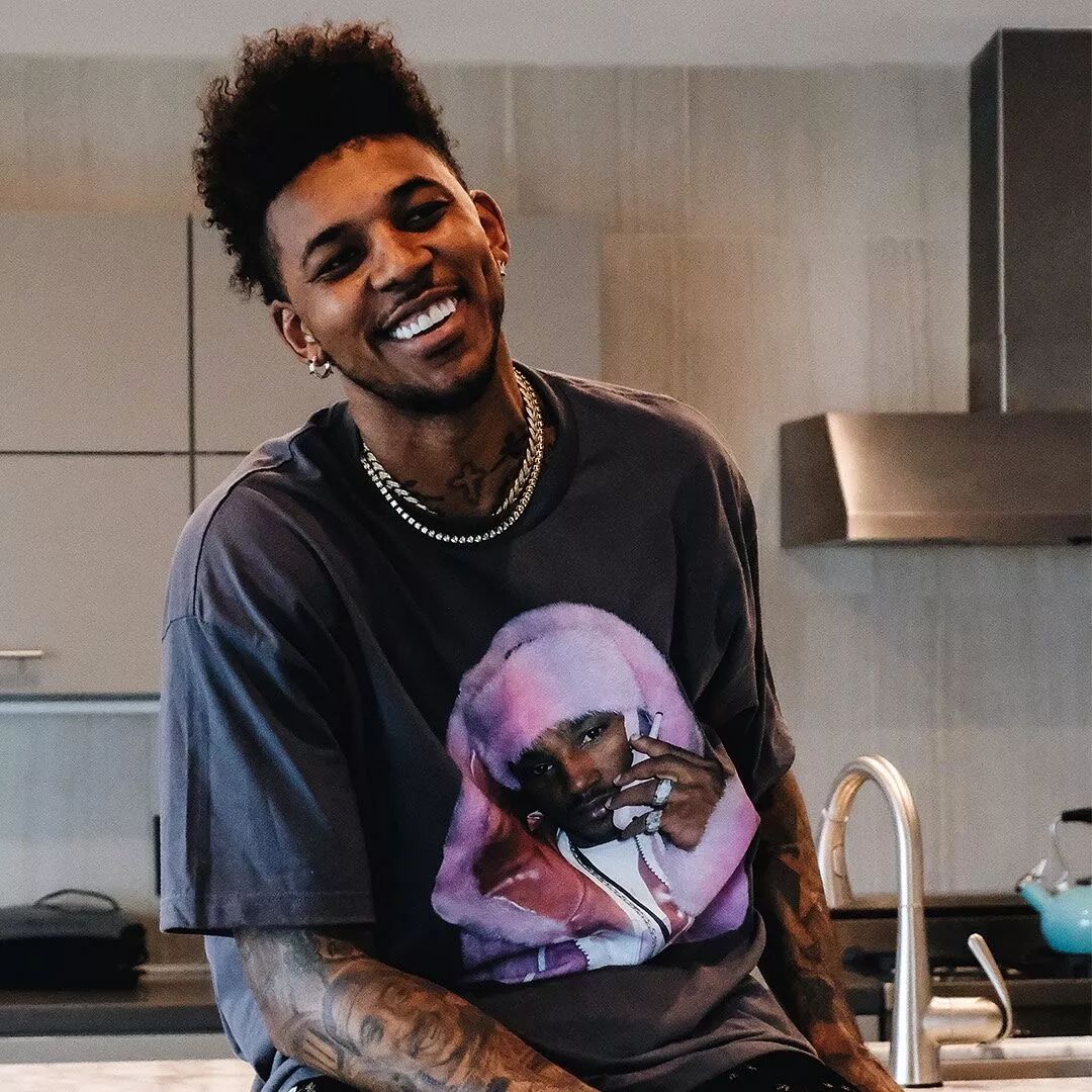 梅西荣膺美职联年度MVP，成北美体坛连续获奖伟大球员（梅西加冕美职联年度MVP，成为北美体坛连夺大奖的传奇球员）