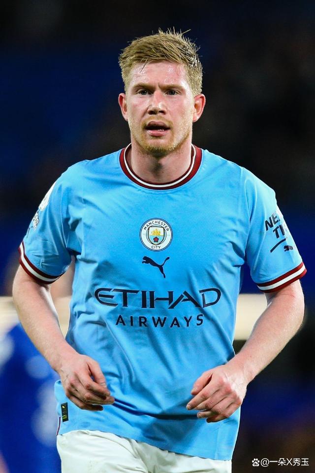 阿森纳为巴黎当红新援强势出击，利物浦加入争夺战引发激烈竞争（阿森纳强攻巴黎新星，利物浦入局争抢战火升级）